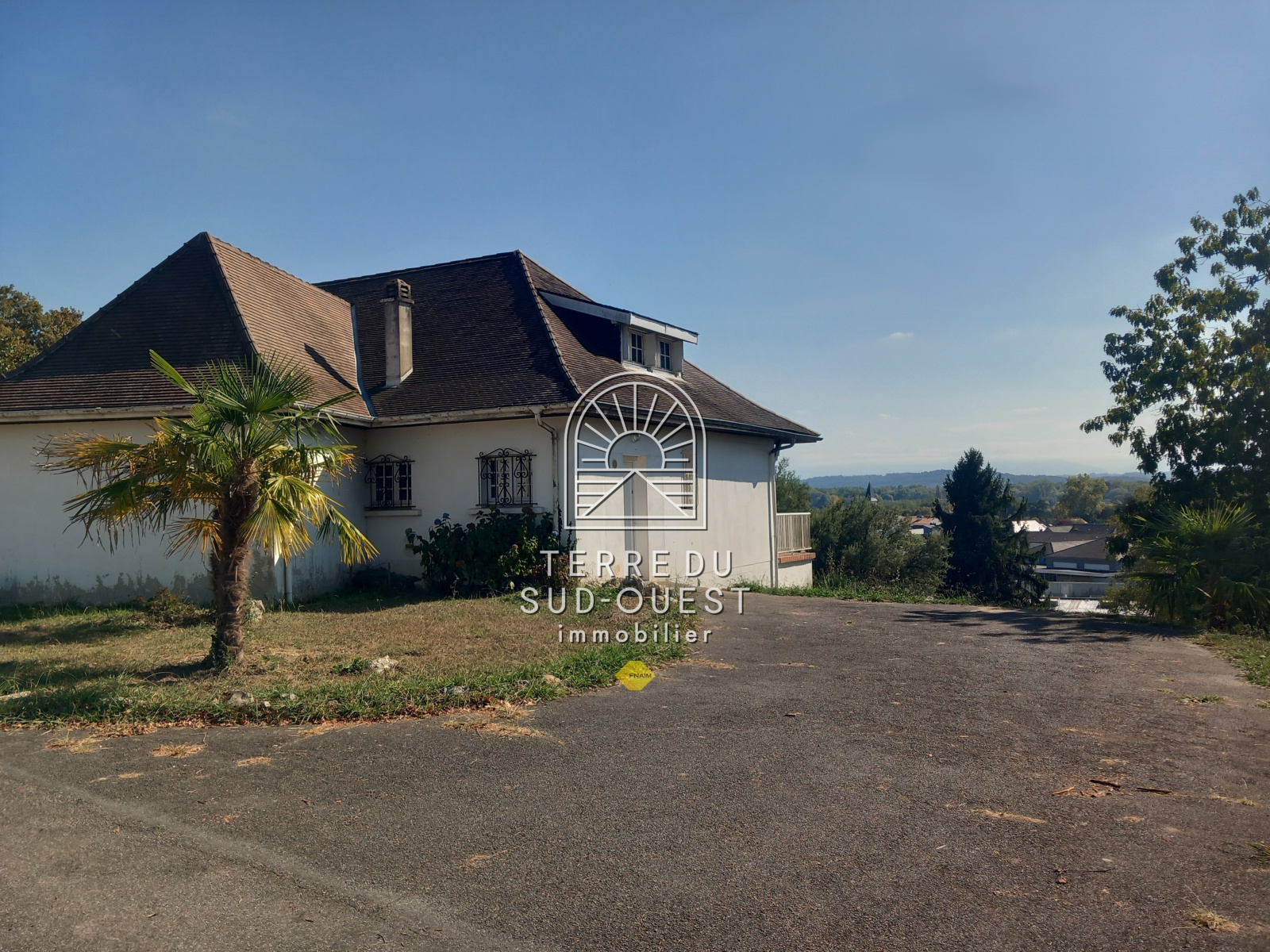Maison 5 pièces 211 m² · à Artix · 211,2 m² · 230 000 €